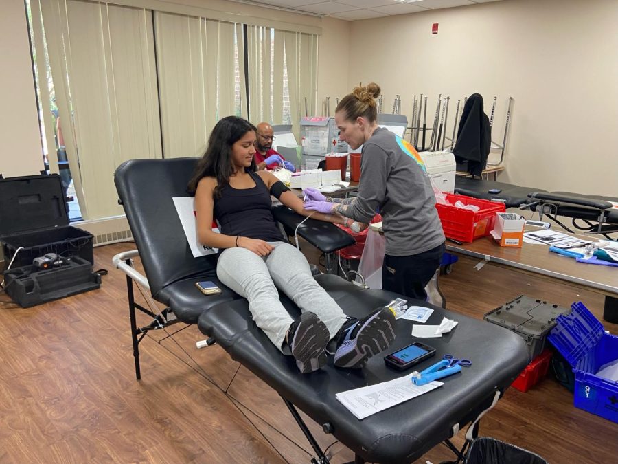 Sidwell’s Med Club held a blood drive on April 11 in response to the national blood shortage. Photo: Anya Vedantambe ’24.