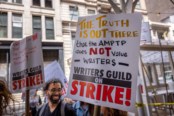 Screenwriters and actors strike in protest of writers' wages. Photo: Getty Images. 